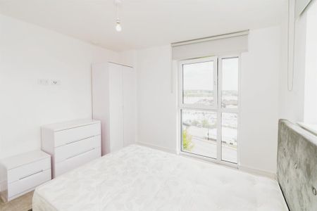 Meridian Way, Southampton - Photo 5