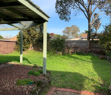 A Cosy Home in Hampton Park - Photo 4