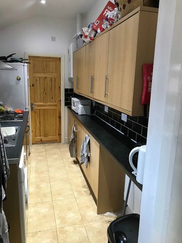 10 Mostyn Road - Photo 4