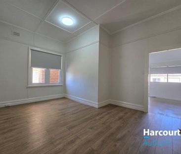 Renovated One Bedroom Semi House with Parking - Photo 3