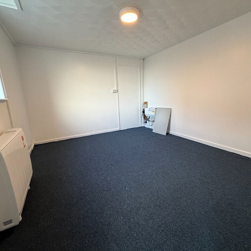 Studio Flat, Denzil Avenue, SO14 - Photo 1