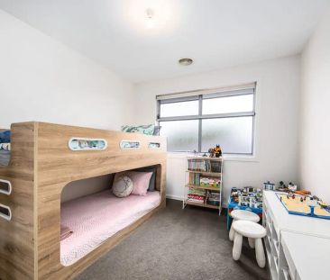 “Modern Comfort and Convenience in the Heart of Point Cook!” - Photo 1
