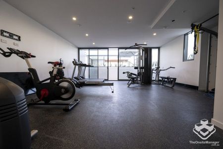 Fully furnished - 2-bedroom, 2 Bath, 1 car - Photo 3