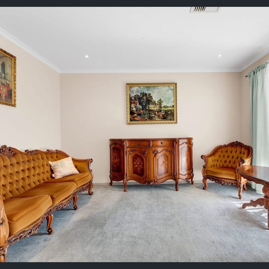 Fully Furnished 3 Bedroom House in Smithfield - Photo 1