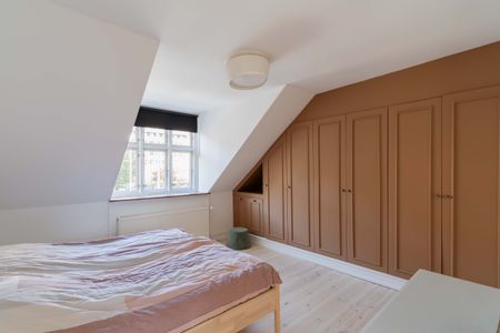 Moderne halvt dobbelthus med solrig have i hjertet af Valby - Foto 5