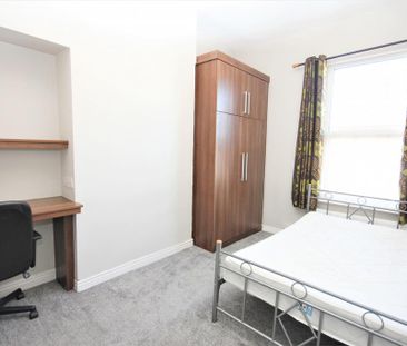 4 bedroom terraced house to rent - Photo 1