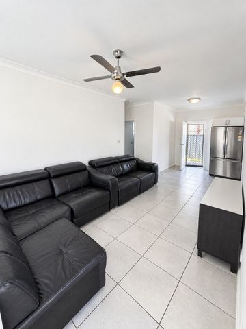 Fully Furnished 2 Bedroom Granny Flat with Private Backyard - Photo 5