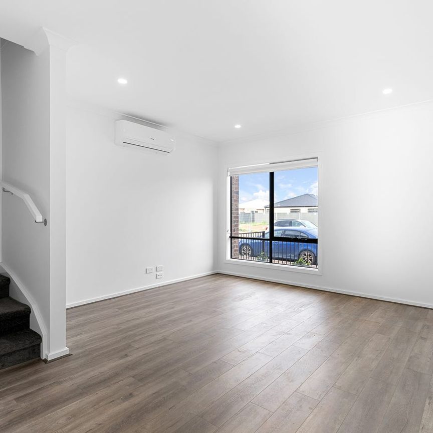 Brand New 3-Bedroom Townhouse in Truganina! - Photo 1