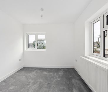 2 bedroom end of terrace house to rent - Photo 5