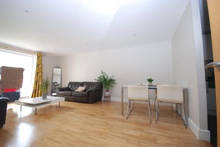 2 Bed Flat, Grant House, SW9 - Photo 2