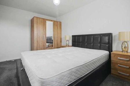 Waterview Park, Leigh, WN7 - Photo 4