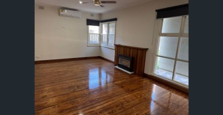 Neat & Spacious 3 Bedroom House Close to the City - Photo 4