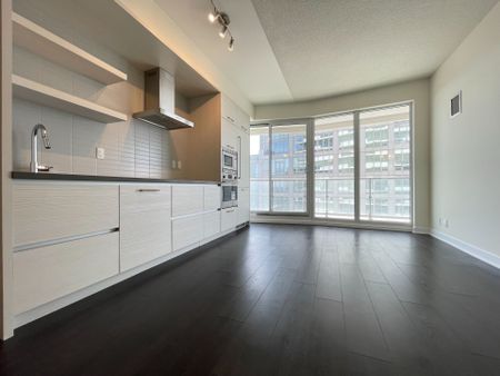 For Lease - 2221 Yonge Street Unit# 4405, Toronto, Ontario - Photo 4