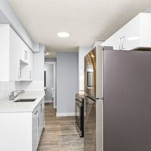 46117 Gore Avenue - 12, 1 Bed , 1Bath apartment available for Rent! - Photo 2