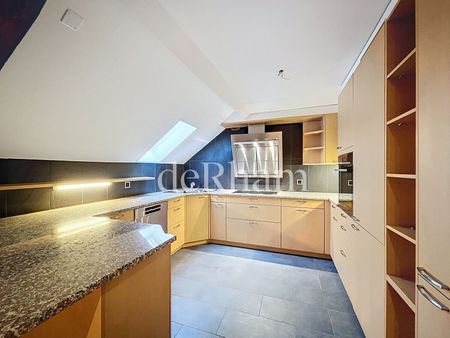 Charming 4.5-room duplex apartment with garden! - Photo 2