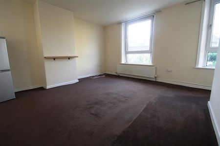 1 bed flat to rent in Frances Street, Elland - Photo 4