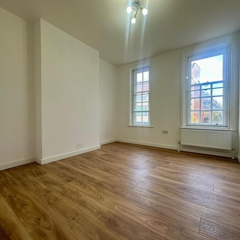 3 bedroom flat to rent - Photo 1