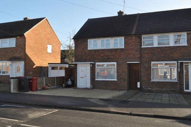 3 bedroom semi-detached house to rent - Photo 1