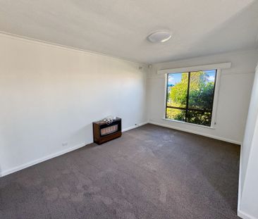 14 Hazel Road, Wendouree - Photo 3