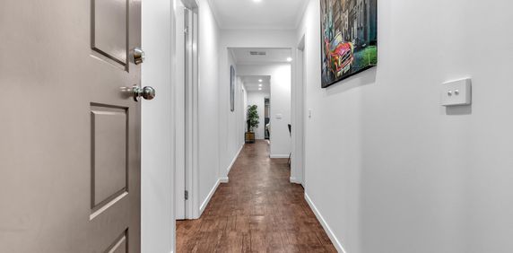 Charming Family Home For Lease In Truganina!! - Photo 2