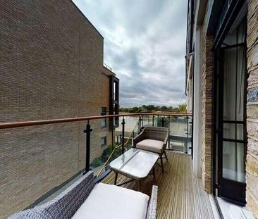 Starboard Penthouse, Fulham, London, W6 - Photo 1