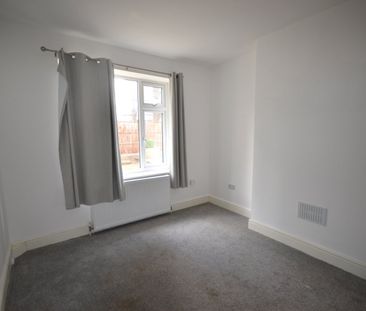 Flat to rent - Chinbrook Road, London, SE12 - Photo 5