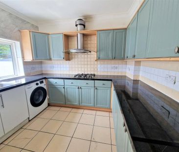 2 Bed End Terrace, Elmstead Road, IG3 - Photo 4