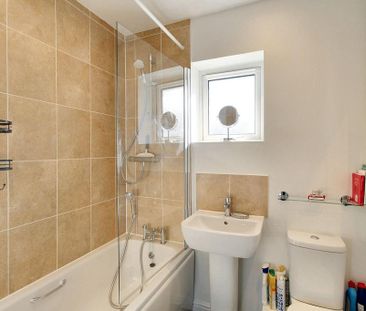 2 bedroom coach house to rent - Photo 2