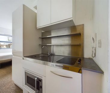 Studio to rent - Photo 4