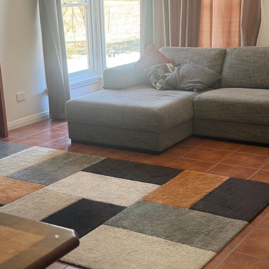 Lovely Banks - Photo 1