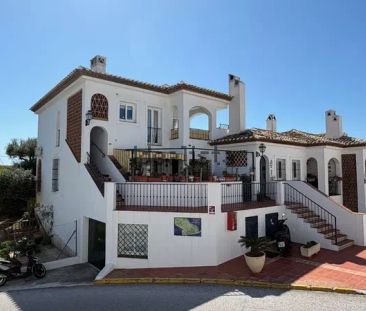 Alquiler de casa o chalet independiente en Avenida Virgen de la Peña - Photo 2