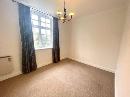 3 bedroom apartment to rent - Photo 4