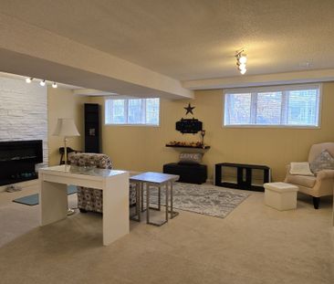 For Lease - 16 Meadowview Road, London South, Ontario - Photo 1