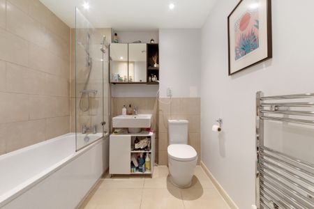 Latchmere Street, SW11, London - Photo 4