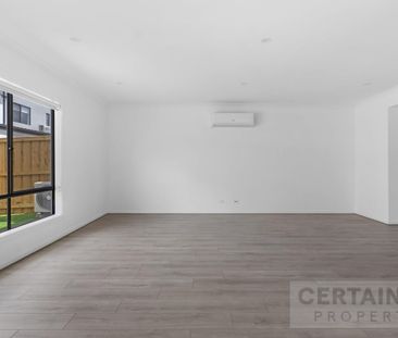 Stunning New Double-Storey Residence in Mambourin - Photo 3