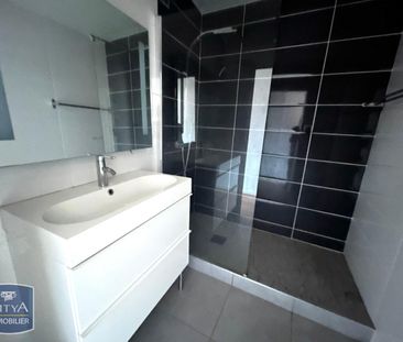 Location Appartement 3 pièces 83m² ST ETIENNE 42000 - Photo 2