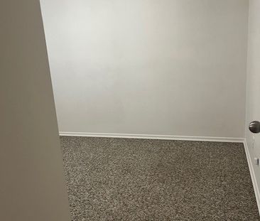 1 BDRM/1 BATH - 409 4TH AVE N - Available NOV 1 - Photo 1