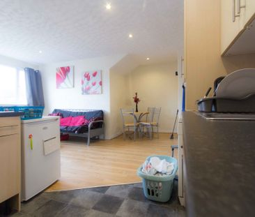 126 BURLEY ROAD Leeds - LS3 1JP - Photo 3