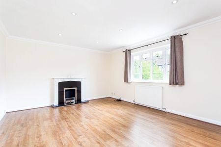 Arlington Lodge, Monument Hill, Weybridge, KT13 maisonette to rent - Photo 2