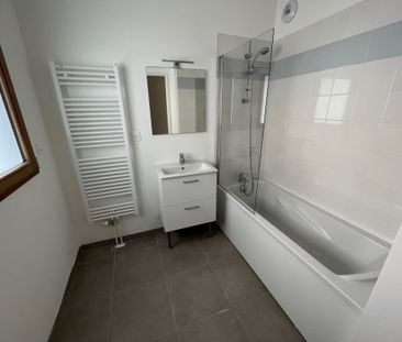 Location Appartement 3 pièces 65m² LILLE 59000 - Photo 2