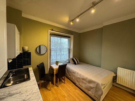 Studio Flat, Very Near Princes Square Area, W2 - Photo 2