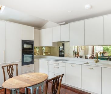 Room in a Shared Flat, Heythorp Street, SW18 - Photo 3