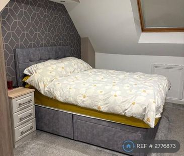 3 bedroom semi-detached house to rent - Photo 4