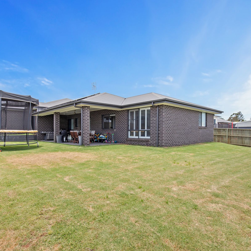 118 Webcke Crescent - Photo 1