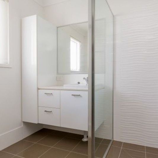 Large 3 Bedroom Townhouse - Photo 1