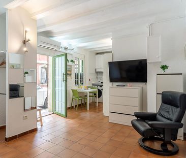 Basic apartment in the Barceloneta area - Photo 2