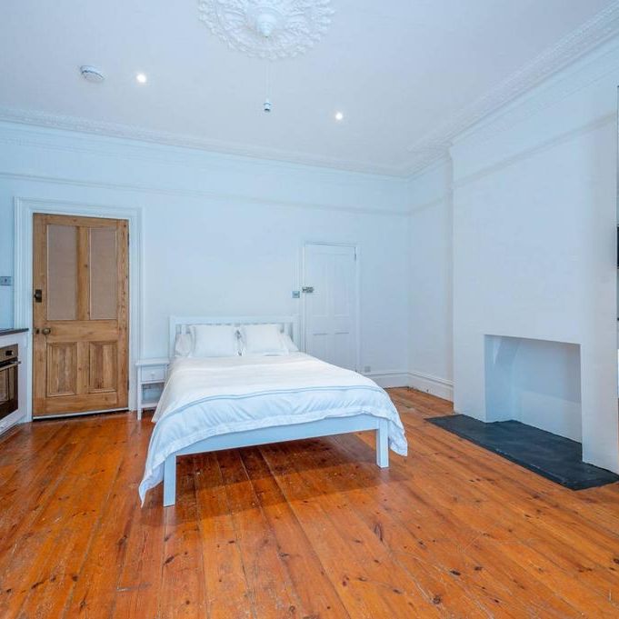 Studio to rent - Photo 1