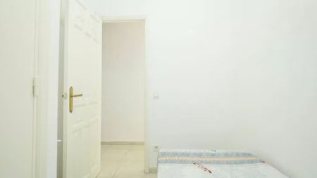 Carrer de Sant Roc, Barcelona, Catalonia 08014 - Foto 4