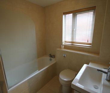 2 bed apartment to rent in Pavilion Way, Edgware, HA8 - Photo 5