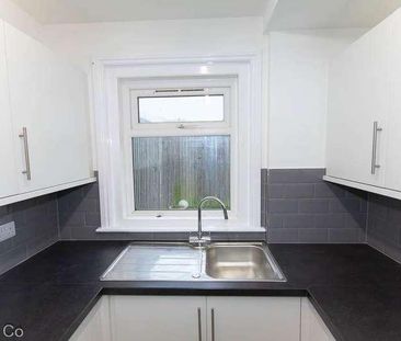 Top Flat, Boltro Road, Haywards Heath, RH16 - Photo 5